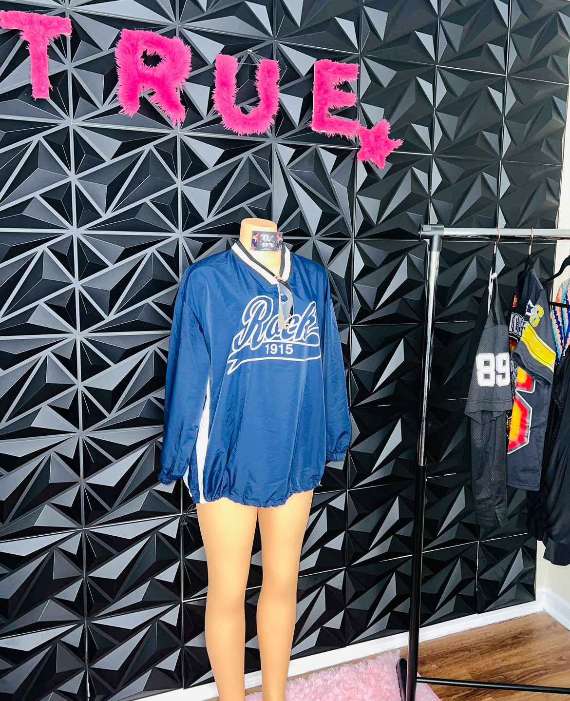 OVERSIZED WINDBREAKER