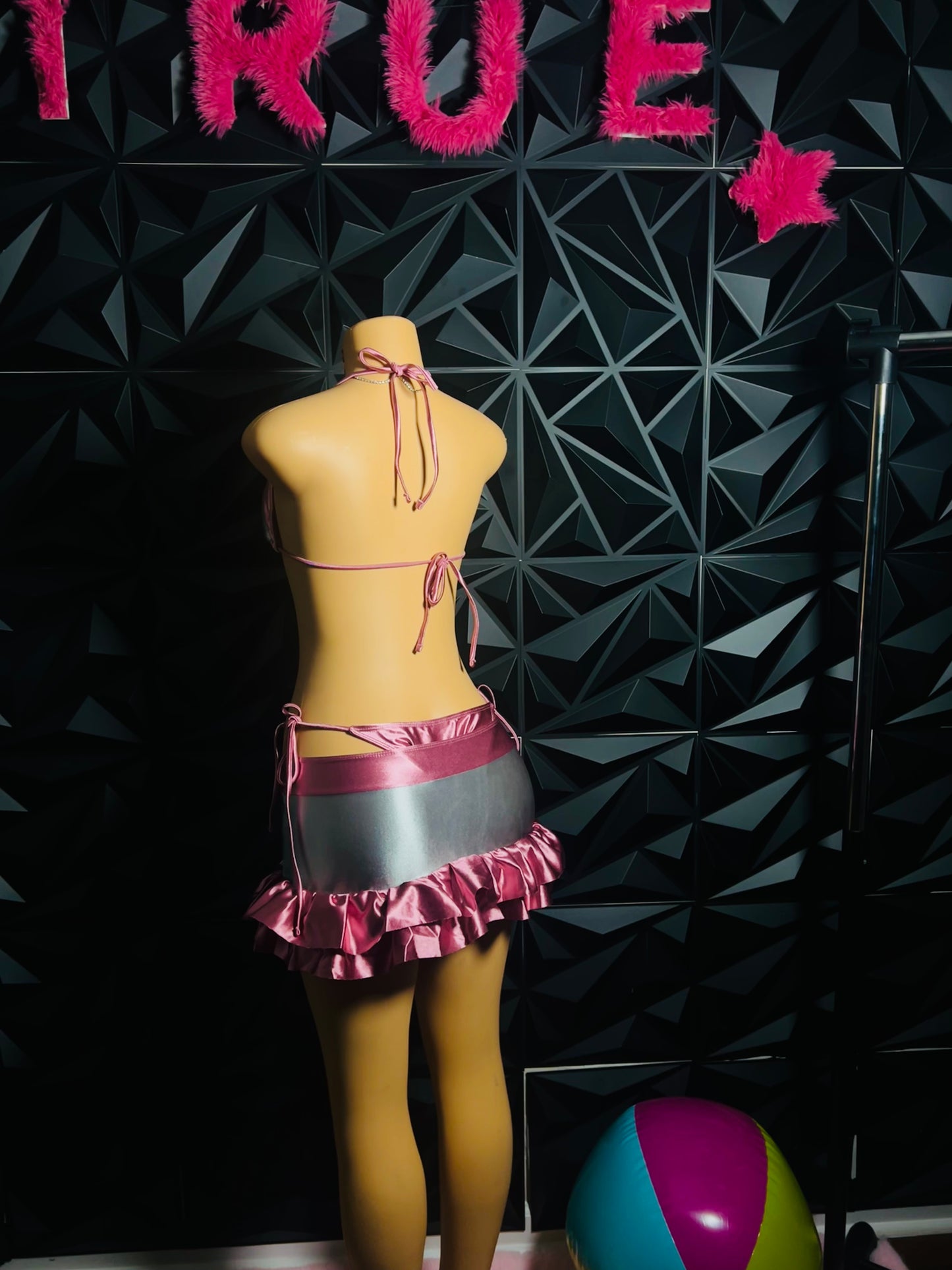 THE DOLL SET