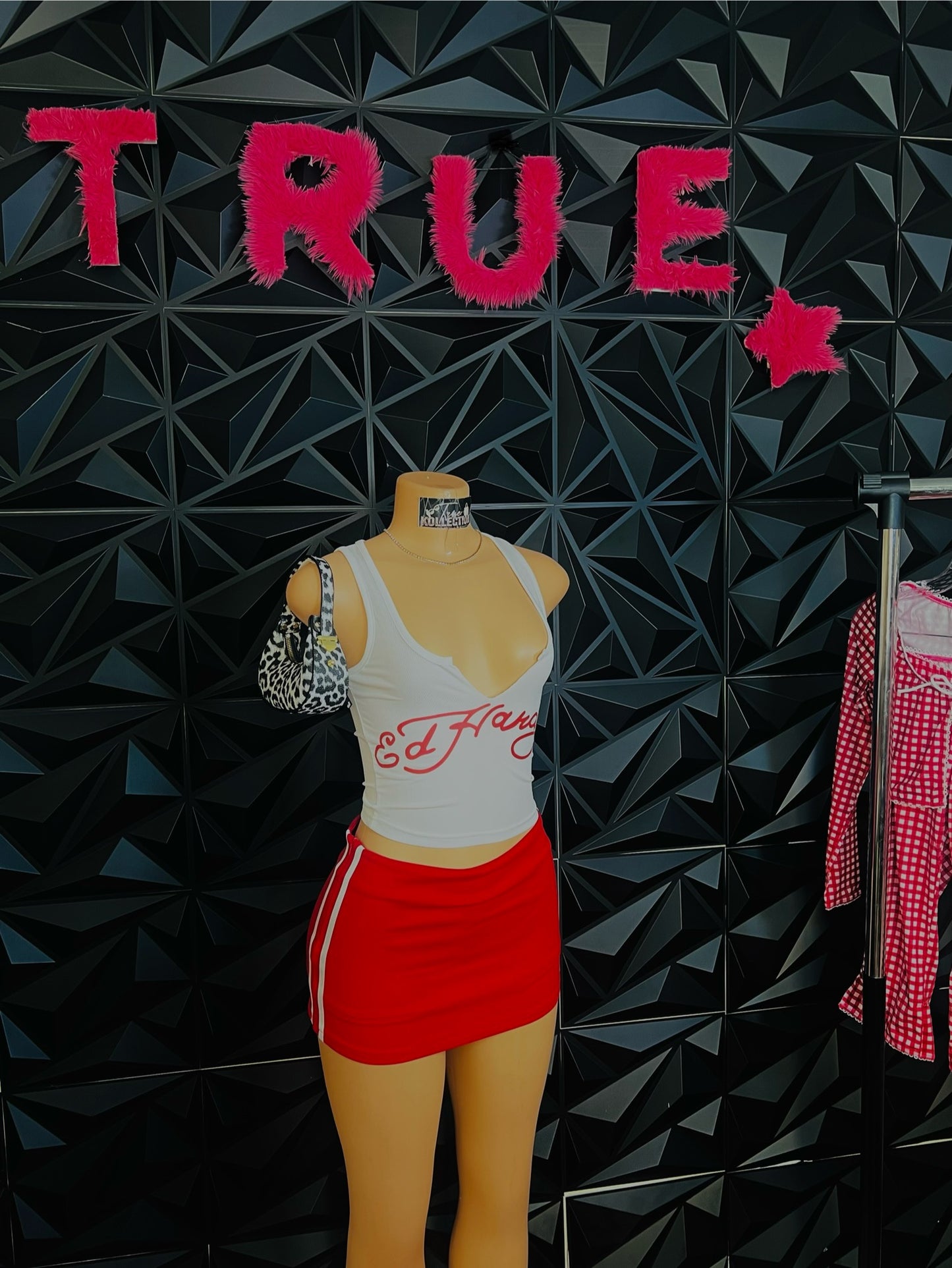 BADDIE RED|WHITE CROP TOP